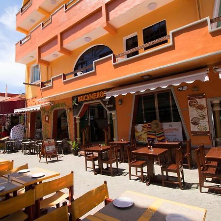 Hotel Bucaneros Isla Mujeres Bagian luar foto