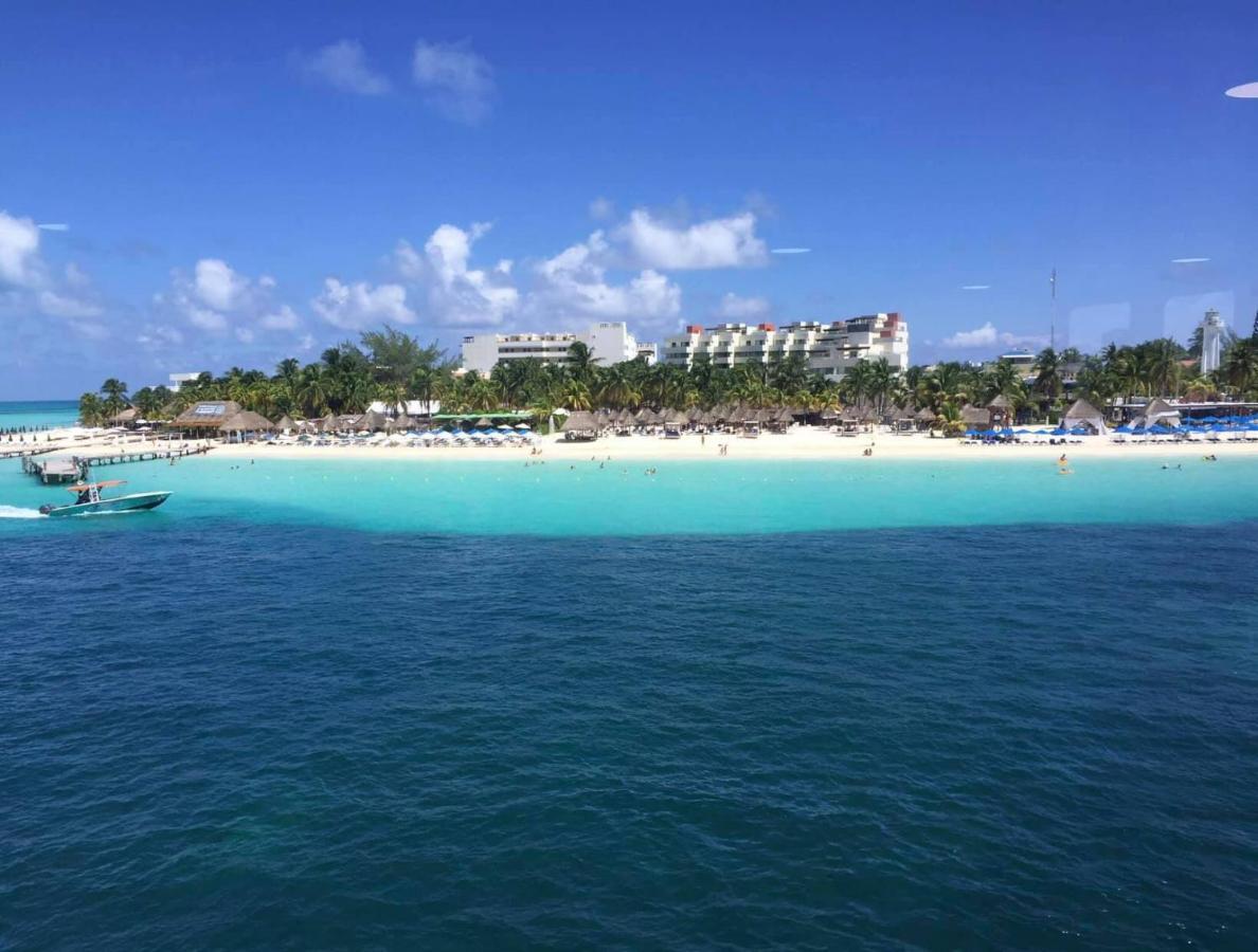 Hotel Bucaneros Isla Mujeres Bagian luar foto